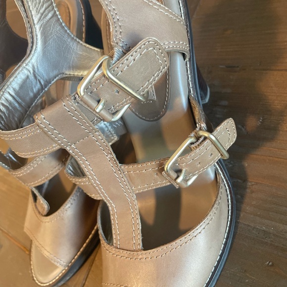 Banana Republic Heels - Picture 7 of 9